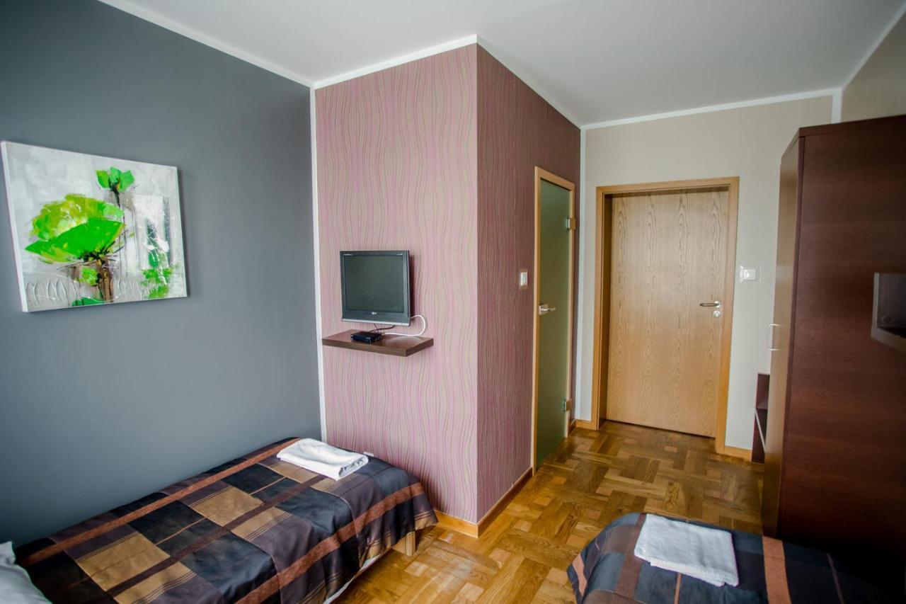 Restauracja Sonata Bed & Breakfast Zwierzyniec Exterior foto