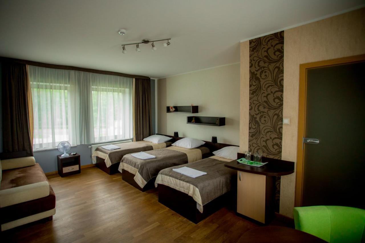 Restauracja Sonata Bed & Breakfast Zwierzyniec Exterior foto