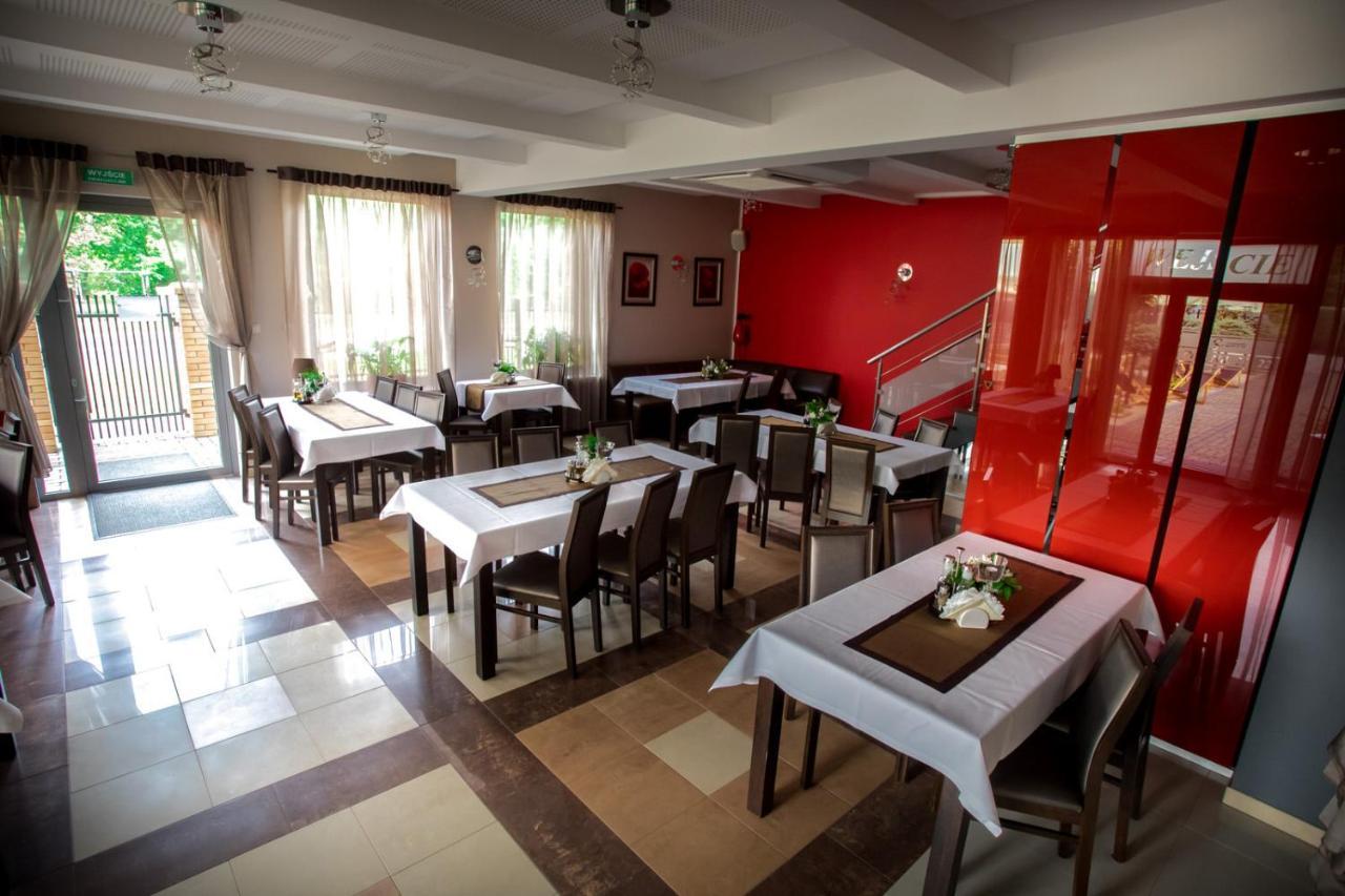 Restauracja Sonata Bed & Breakfast Zwierzyniec Exterior foto