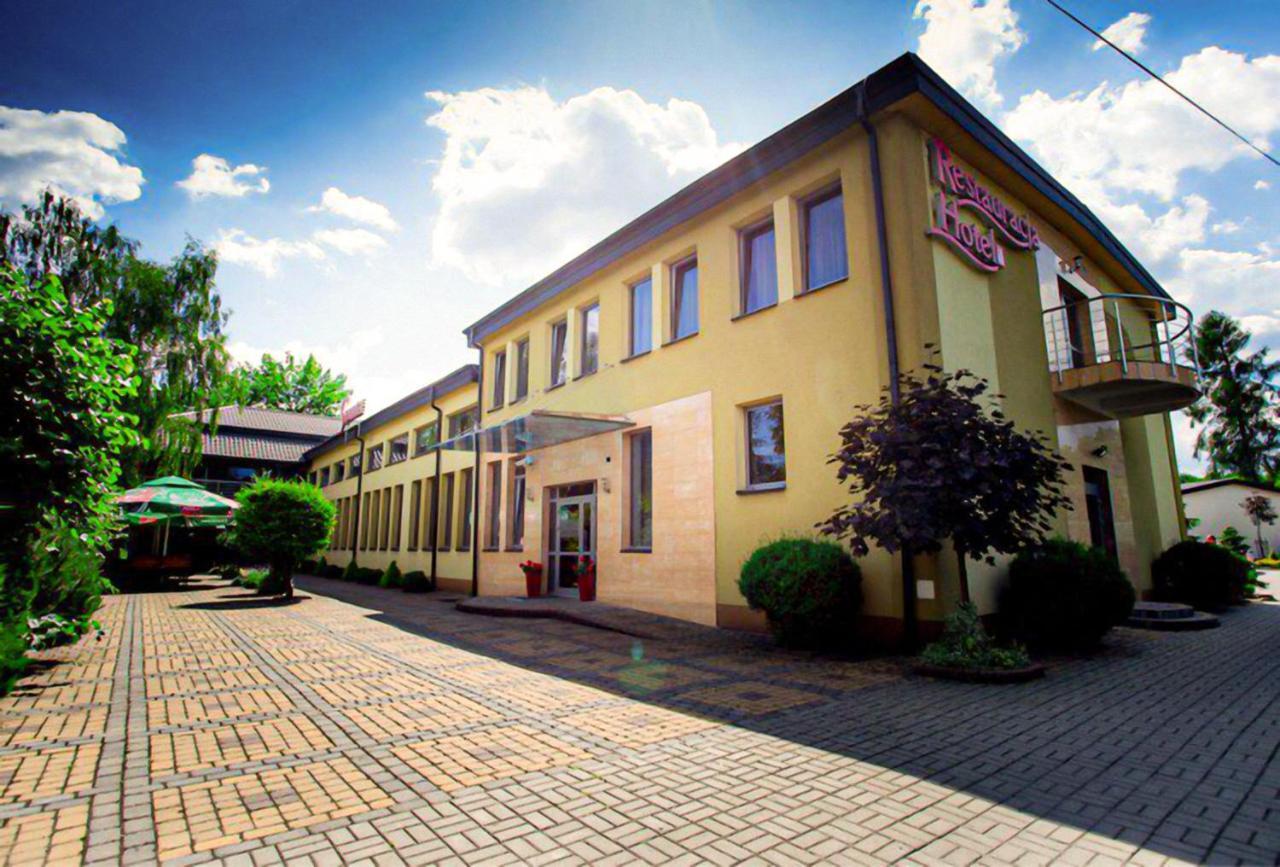 Restauracja Sonata Bed & Breakfast Zwierzyniec Exterior foto